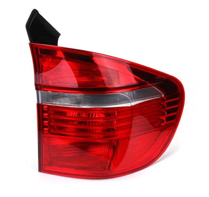 BMW Tail Light Assembly - Passenger Side 63217200820 - Magneti Marelli LUS5641